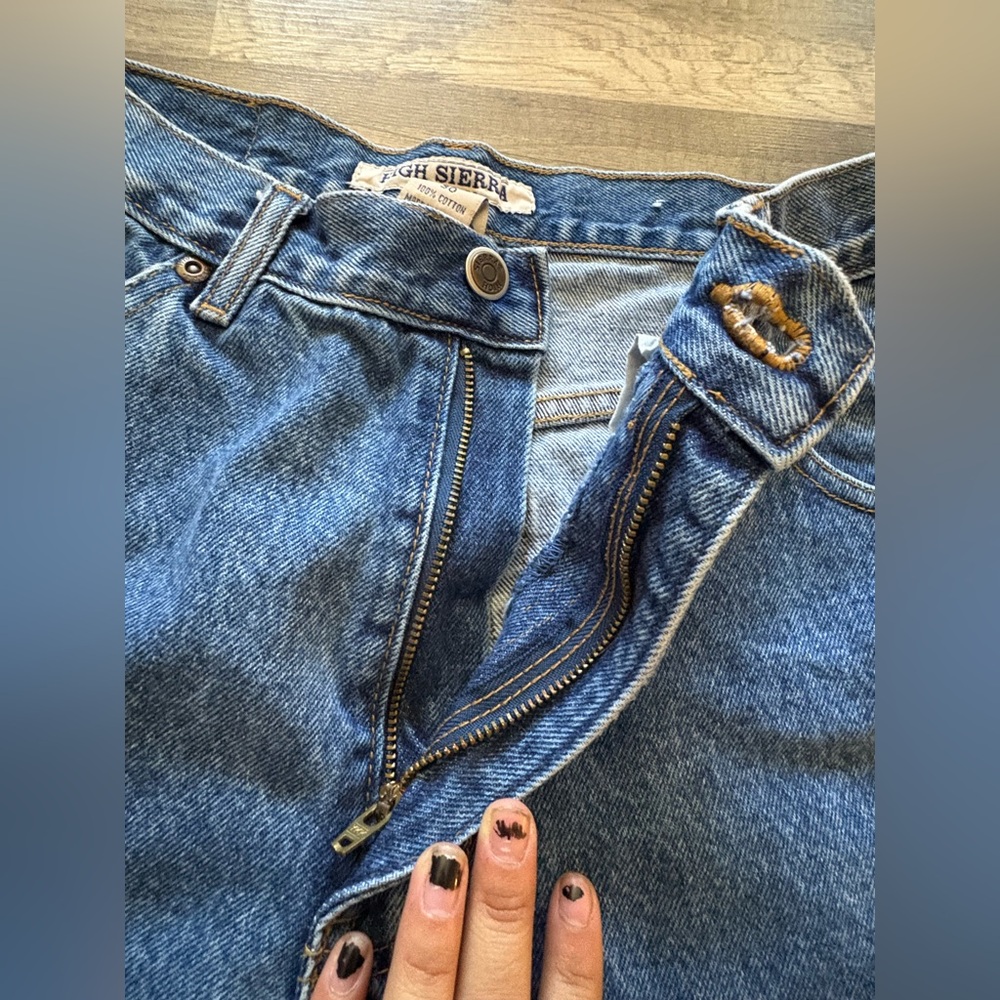 Vintage unisex high sierra shorts